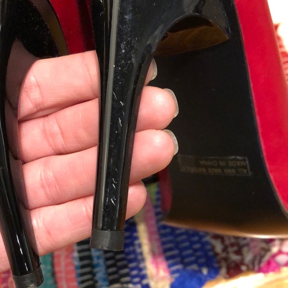 N.Y.L.A. Red heals. - Picture 4 of 7